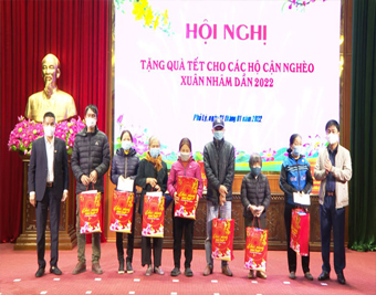 IDICO-CONAC đóng góp, ủng hộ và tặng quà cho các hộ gia đình có hoàn cảnh khó khăn tại thành phố Phủ Lý, tỉnh Hà Nam nhân dịp Xuân Nhâm Dần 2022.
