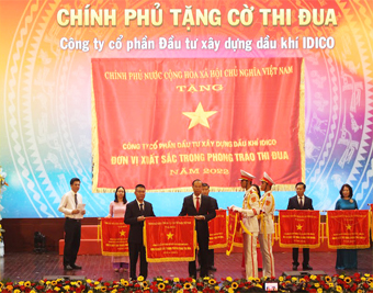 IDICO-CONAC vinh dự đón nhận Cờ Thi đua Chính phủ tại Hội nghị tổng kết phong trào thi đua khen thưởng năm 2023; phát động phong trào thi đua yêu nước năm 2024.