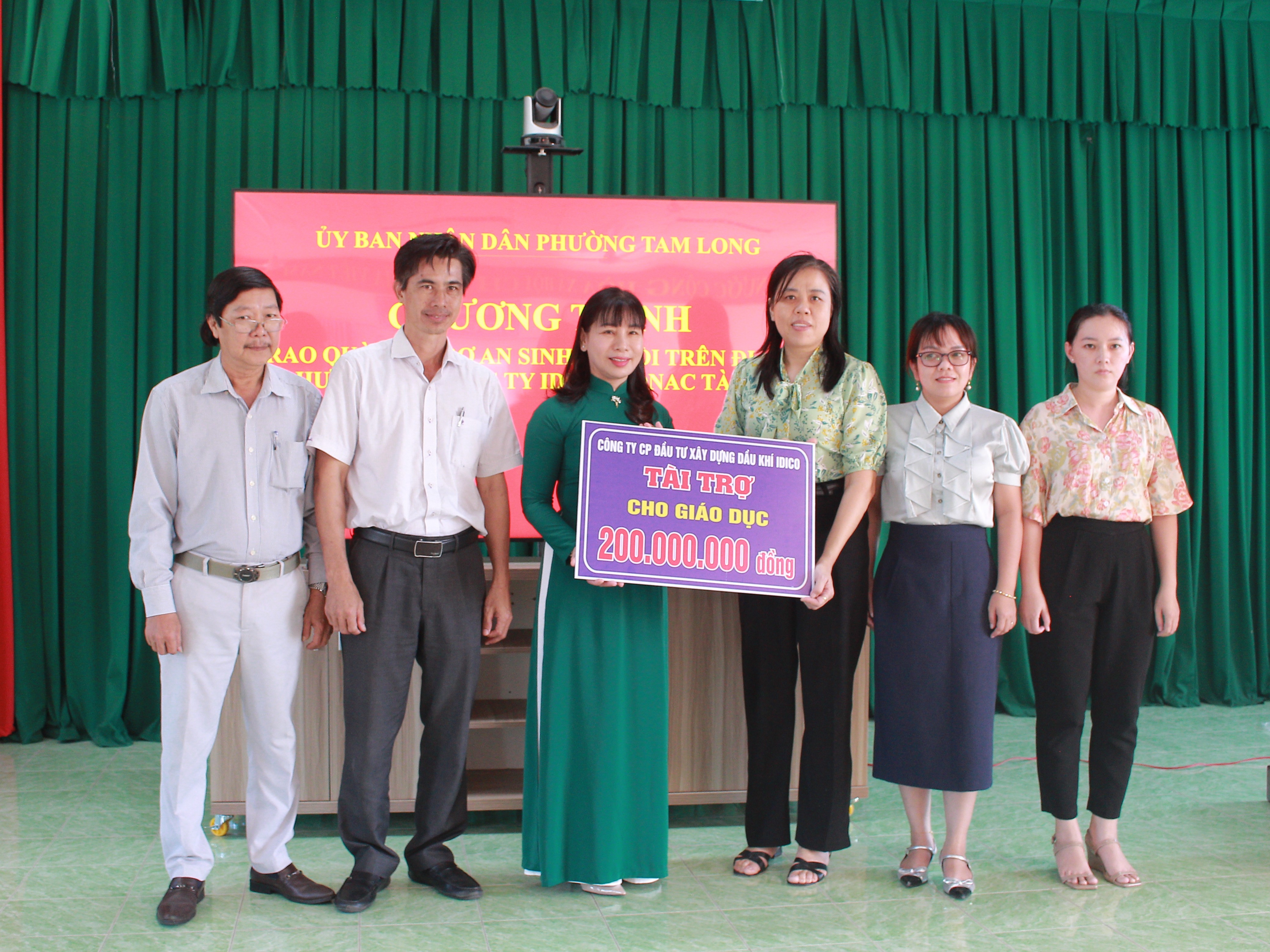 IDICO-CONAC trao kinh phí tài trợ an sinh xã hội trên địa bàn phường Tam Long