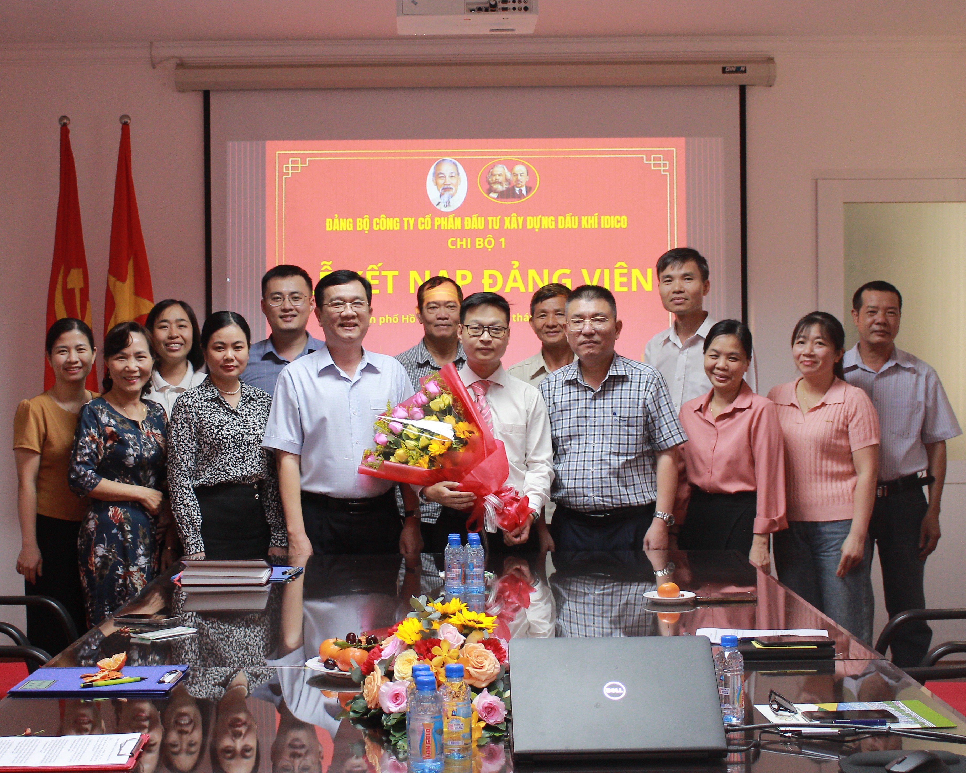 Chi bộ 1 - Đảng bộ Công ty cổ phần Đầu tư xây dựng dầu khí IDICO tổ chức Lễ kết nạp Đảng viên
